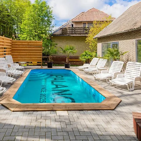 Jacuzzi 777 Apartment